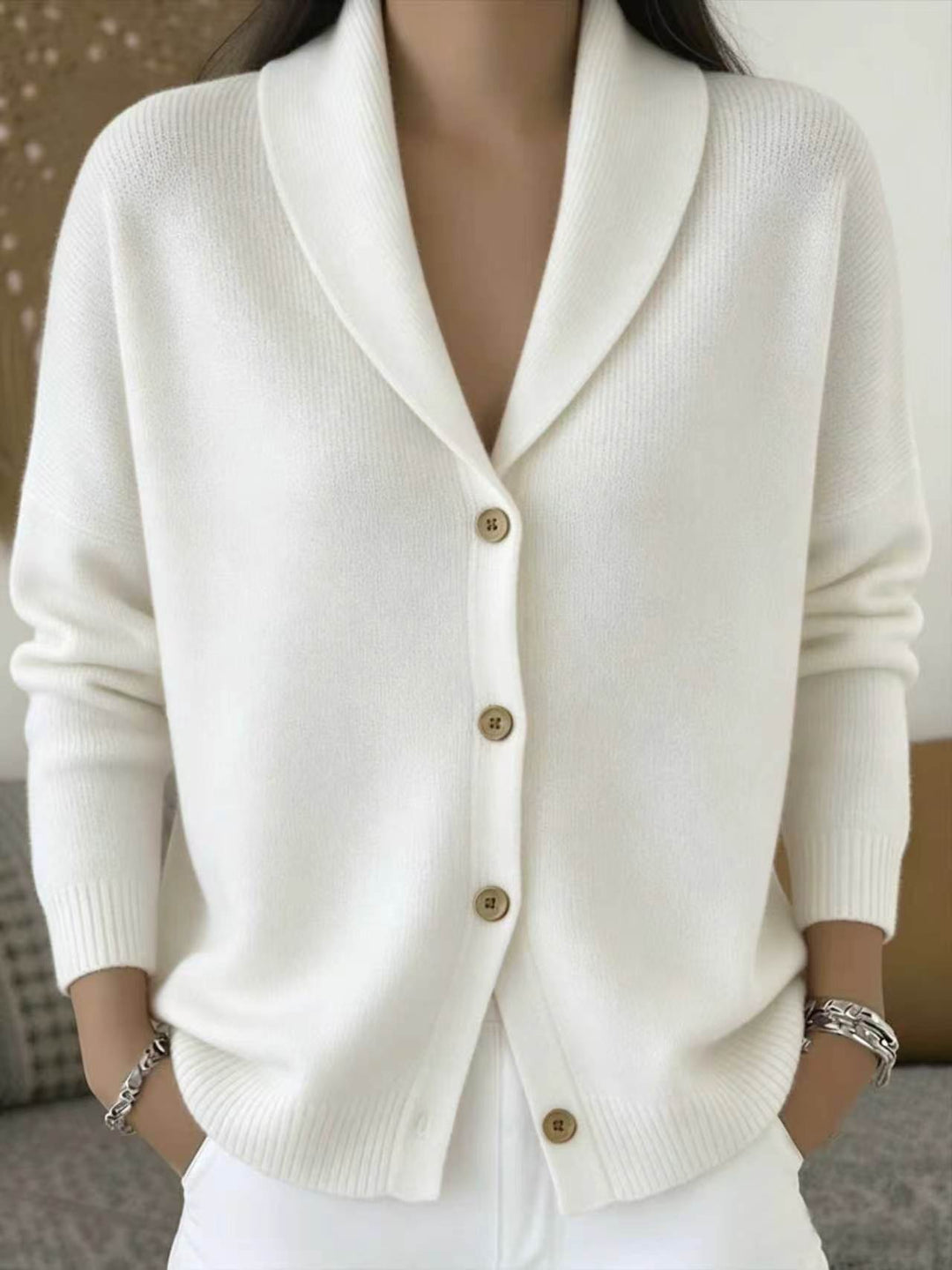 Women's Fine Knit Cardigan with Wide Pointed Collar and Button Closure – Casual Style – BN