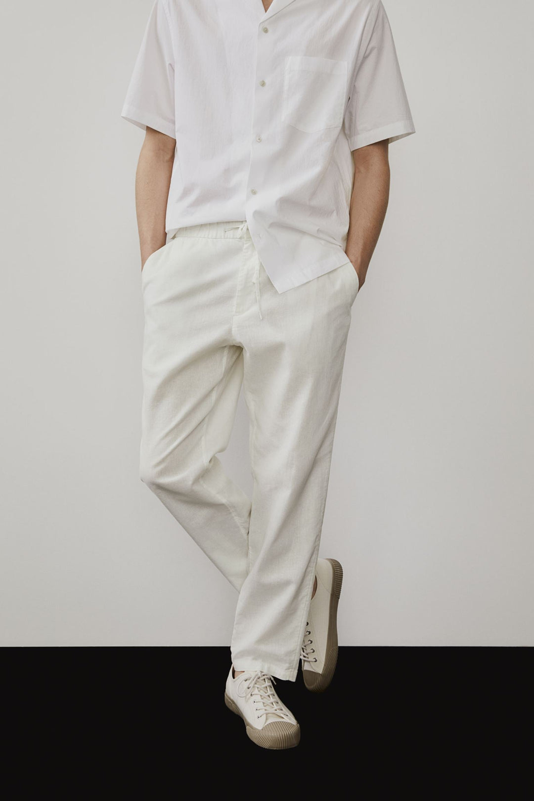 Men's Relaxed Fit Trousers Drawstring Elastic Waist Loose Tapered Casual Everyday Smart-Casual Lounge Halvard