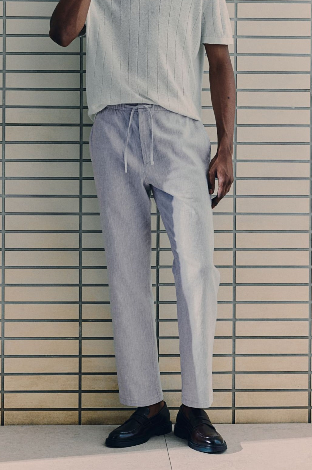 Men's Relaxed Fit Trousers Drawstring Elastic Waist Loose Tapered Casual Everyday Smart-Casual Lounge Halvard